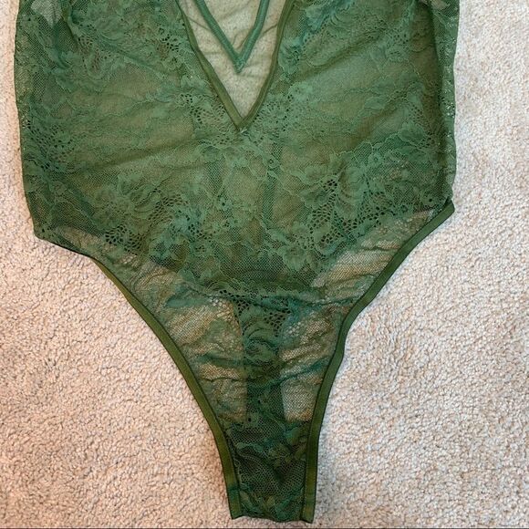 Victoria’s Secret green lace teddy bodysuit NWOT - Picture 3 of 8